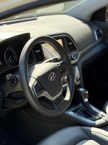 byd f3 2012: Hyundai Elantra: 1.6 l | 2018 il Sedan — 8