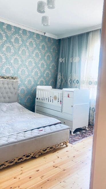1 hazır mənzil satıb: Gəncə, 3 otaqlı, Köhnə tikili, 7 kv. m — 4