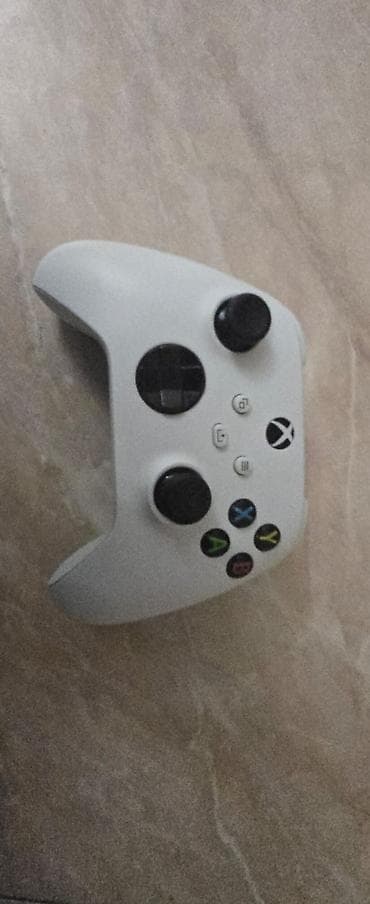 xbox one series s: Xbox Series S oyun konsolu + orijinal simsiz nəzarətçi - Kompakt ağ — 3