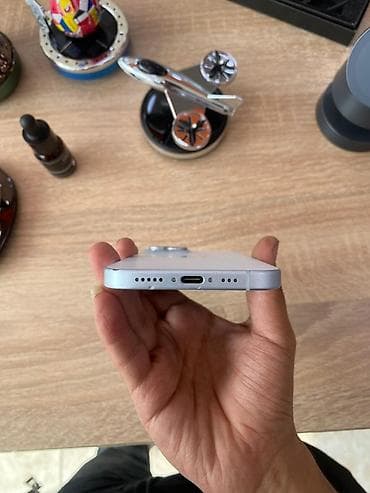 iphone ikinci əl: IPhone 15, 128 GB, Ağ, Simsiz şarj, Face ID — 8