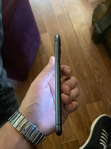 philips xenium 9@9d: IPhone 11, Qara — 2