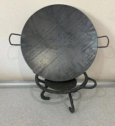 Çuqun sac və mini ocaq dəsti satılır. Saç ici satılır.Ayaqaltılığı və
