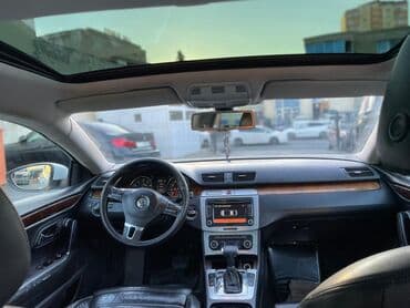 фольксваген пассат сс: Volkswagen Passat CC – ağ rəngli, zərif 4 qapılı kupe-sedan. Xarici — 12