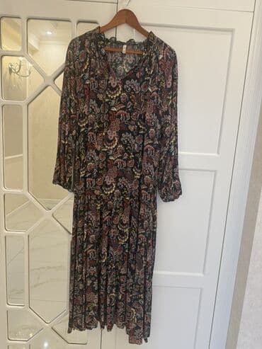 eqa geyim: Qadın paltarı – qara fon üzərində çiçəkli naxış - Model: bohem — 1