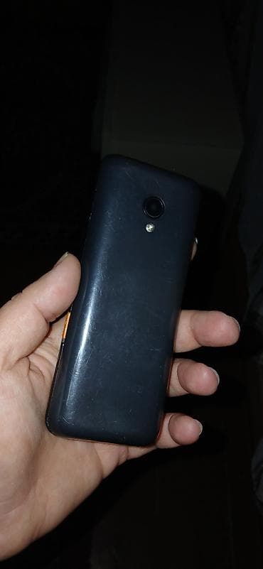 blackberry telefon: M-HORSE M150 düyməli mobil telefon Xüsusiyyətlər: - 2 SIM dəstəyi — 2