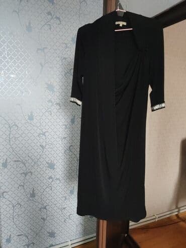 toxunma donlar instagram: Qara rəngli zərif qadın paltarı - Dizayner üslubunda enişli drapeli — 1