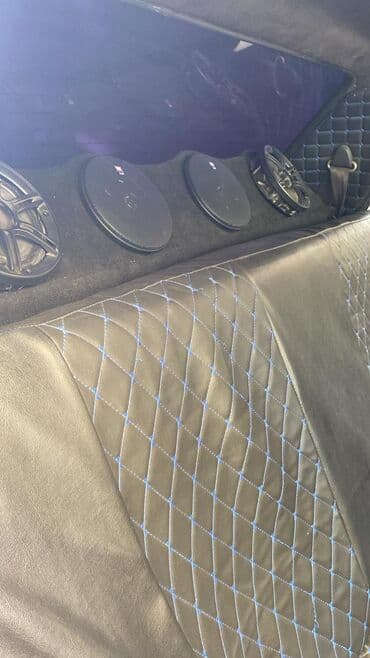 tofaş satış: Model: Tofas Şahin (sedan) Kuzov: 4 qapı, mavi rəng Yanacaq: Benzin — 8