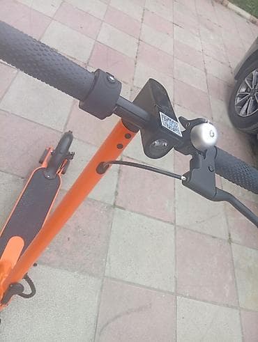 Elektrik skuter – narıncı rəngli, şəhər istifadəsi üçün komfortlu və — 3