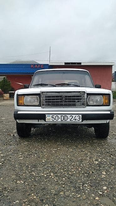 bmw masin: LADA 2107, ağ rəng, sedan kuzov. Texniki xüsusiyyətlər və təchizat: - — 2
