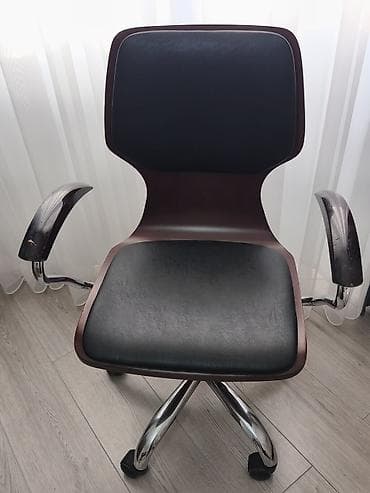 islenmis skaflar: - Ofis/iş stulu, müasir dizayn - Rəng: tünd qəhvəyi (taxta effektli — 1