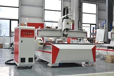 gence xalca: CNC freze–oyma dəzgahı - 3 oxlu portal konstruksiya: X/Y/Z oxları — 1