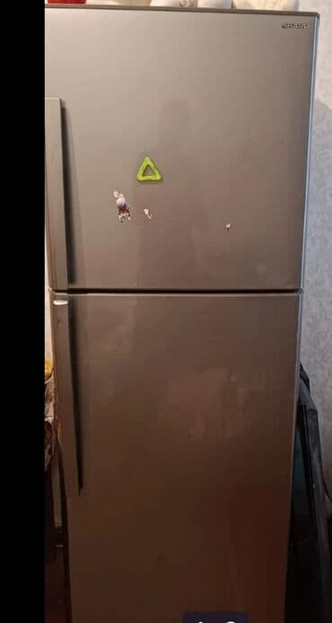 iwlenmiw xaladelnik: İşlənmiş 2 qapılı Sharp Soyuducu Satılır, rəng - Boz, Təkərli — 1