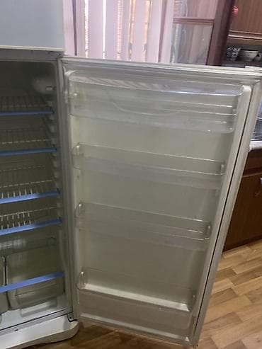 soba satilir: Indesit iki qapılı soyuducu - Enerji sinfi: A class - Ümumi həcmi — 7