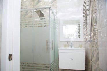 1 mənzil sutkalıq: 28 may metrosuna yaxin portbakuya yaxin 19 mertebeli binanın 10-cu — 14