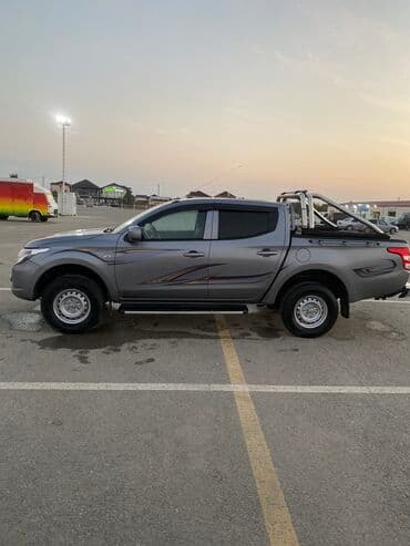 şlanqların satışı: Mitsubishi L200: 2.5 l | 2019 il 120 km Pikap — 6