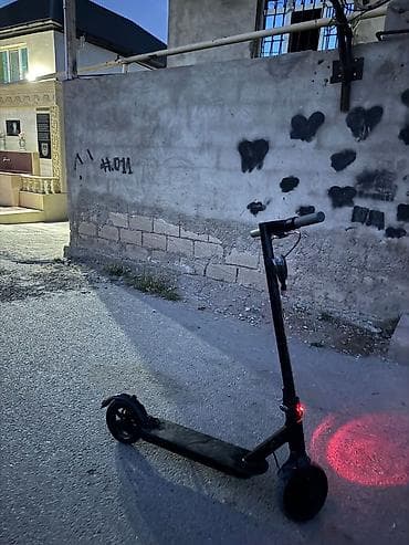 elektro scuter: ​Akkumulyator: Yenidir (təzə dəyişilib), enerjini əla saxlayır — 5