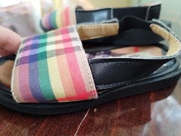 Basanojkalar: Burberry uşaq sandal çifti - Brend: Burberry (etiket: “Burberry — 3
