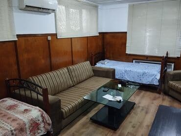 Otaqların günlük kirayəsi: Otaq yoldaşı qız axtarılır (1nəfər).Evdə hal hazırda 3 qalır. otaqda — 6