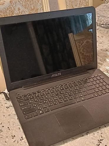 ASUS noutbuk - Ekran: təxminən 15.6" geniş ekran, üst kənarda