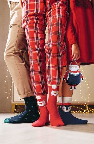 toxuma kukla: Uşaq corablarıYeni il rəsmi ilə sizə istilik bəxş edəcək və sehrli — 2