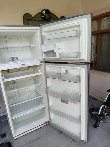 baku electronics soyuducu: İki qapılı, soyuducu - Rəng: boz. Aşağı hissəsində paslanmış yerləri — 1