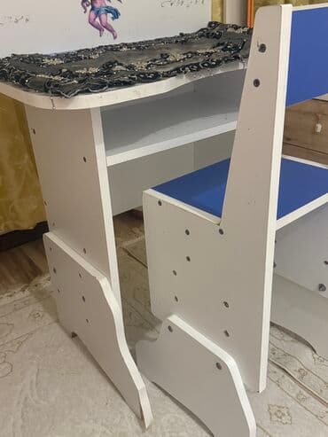 uşaqlar üçün dərin boşqablar: Oğlan üçün, İşlənmiş, Yazı masası, Stullar ilə — 2