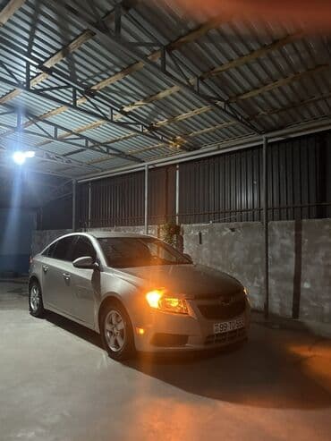 cruze on fara: Chevrolet Cruze: 1.4 l | 2014 il Sedan — 1