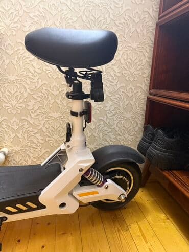 детские защитные шорты для роликов: Elektrik skuter – oturacaqlı, kompakt və rahat - Rəng: ağ-qara - — 4