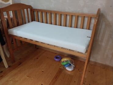 столик на кроватку: Для девочки и мальчика, Четырехугольная, Колыбель, С бортиками, С матрасом, Без механизма качания — 3