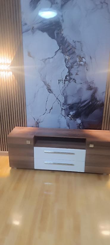 taxta ref: Düz TV altlığı, Polkalı — 1