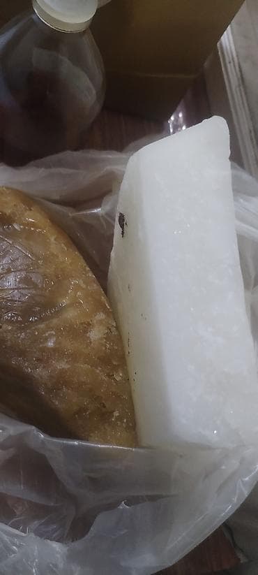 Parafin Naftalandan alınıb ağ və qara parafin 1kg 300 qr dı naftalan — 2