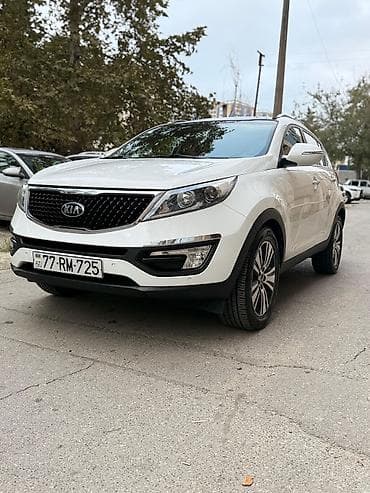 Kia Sportage, ağ rəng, kompakt krossover. Güclü və qənaətcil