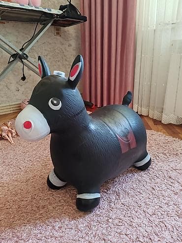 uşaqlar ucun: Yenidir uwaq hec demek olar oturmadi. oxuyur calir — 2