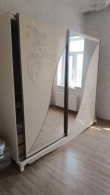 polkali skaf: Yataq otağı üçün mebel dəsti - Rəng: krem/ivori - Üslub — 2