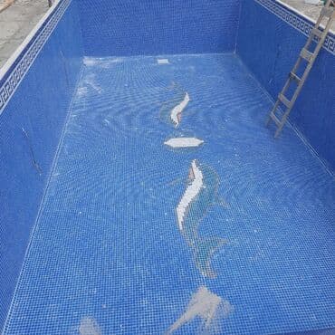 işlənmiş qaplar: Xüsusi hovuz üçün mozaika üzləmə və bitirmə xidməti Təsvir: - Beton — 16