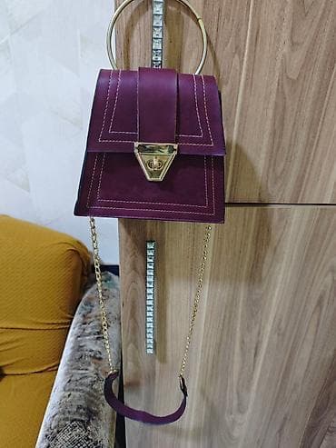 hesir sumka: Biri 8 manat. 3 sumkadan başqa, qalanlarının her biri 8 manat — 1