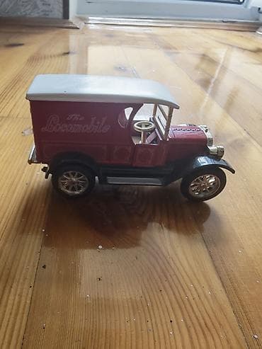Retro üslubda hazırlanmış “The Locomobile” model oyuncaq avtomobil — 4