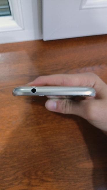 yadaş kart: Samsung Galaxy J1 Duos, İki sim kartlı — 2