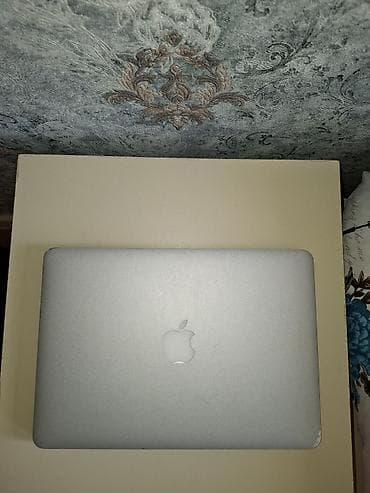 macbook pro 2017: Salam 1.İl İşlənib Heç Bir Problemi Yoxdur. Dəyişən Detal Yoxdu Təcili — 1
