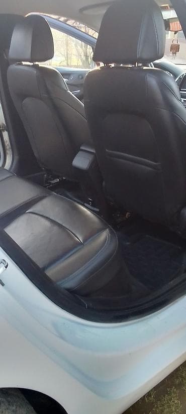 vaz 2106 qapıları: Chevrolet Cruze: 1.4 l | 160 km Sedan — 8