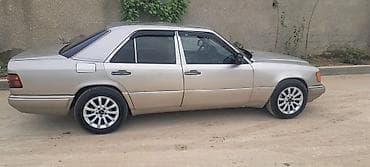 hammer 2: Mercedes-Benz E 220: 2.2 l | 1995 il Sedan — 6