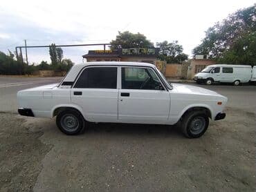 турбо.аз все об автомобилях в азербайджане: Bu, dörd qapılı, ağ rəngli VAZ-2107 sedan avtomobilidir. Avtomobilin — 18