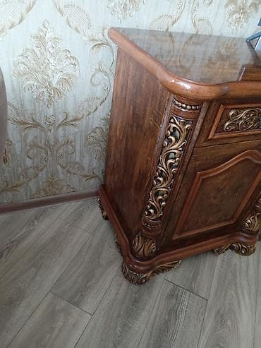 Klassik üslubda bəzədilmiş mebel dəsti - Komod/TV tumba: Zəngin — 2
