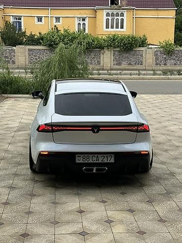 hibrid: Changan Qiyuan A06: 1.5 l | 2023 il 78600 km Sedan — 1