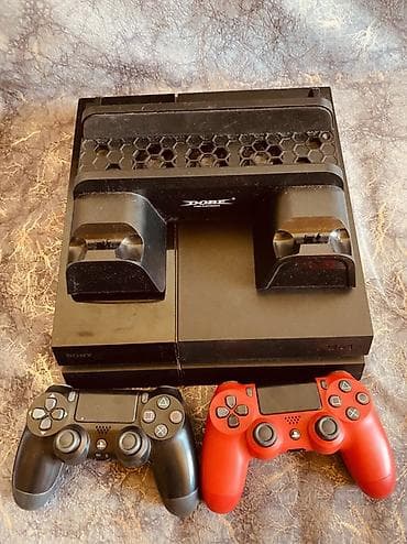 iphone 13 plus: Sony PlayStation 4 (PS4) oyun konsolu dəsti Dəst tərkibi: - PS4 — 4