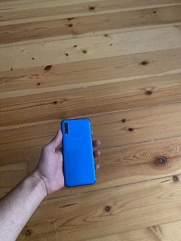 telefon gencede: Samsung Galaxy A50, 128 GB — 1