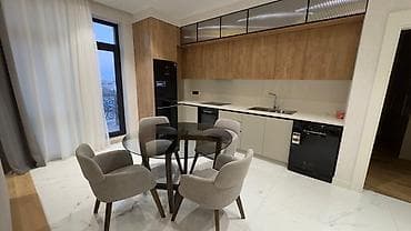 Mənzillər: İcarəyə verilir 3 otaqlı yeni tikili 113 m², Ağ şəhər q. Kateqoriya — 4