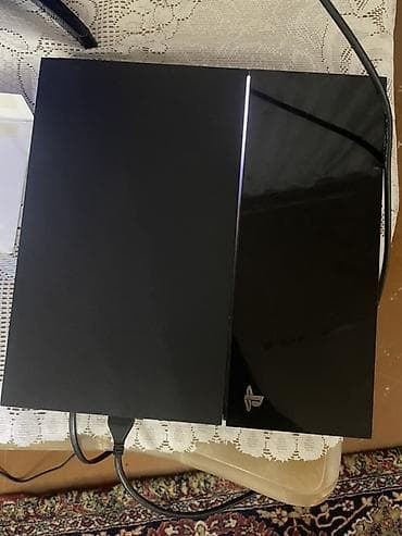 PlayStation 4 Cuh1006a 1tb təmizdir çox az səs çıxardır (Original lalafo.az -da PlayStation 4 Cuh1006a 1tb təmizdir çox az səs çıxardır (Original