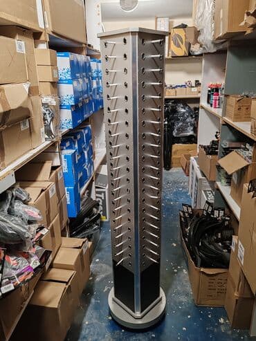 Стендовые витрины: Fırlanan vitrin stendi – çoxüzlü, metal konstruksiya ƏLAQƏ:(010) 515 — 1