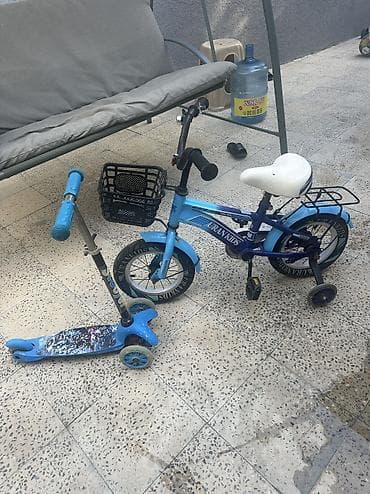 Velosiped ve skuter. Ikisi birlikde 55 azn satilir. 3-4 yas ucun